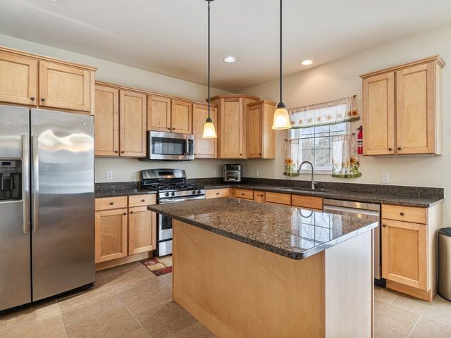 35 Sommerfield Avenue, South Burlington, VT 05403