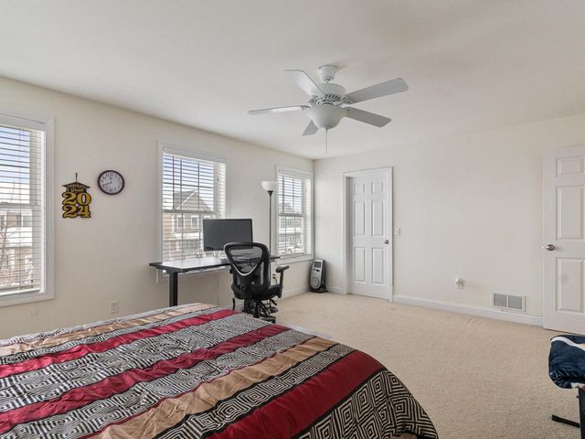 35 Sommerfield Avenue, South Burlington, VT 05403