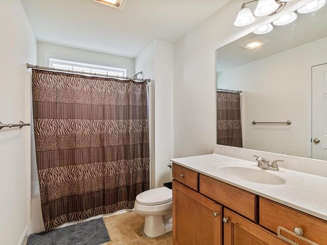 35 Sommerfield Avenue, South Burlington, VT 05403