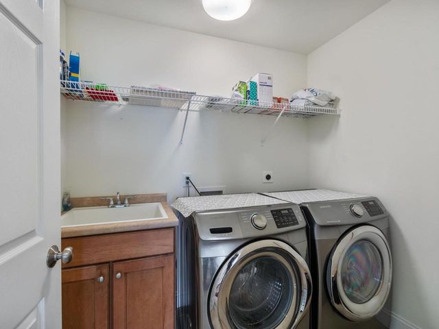 35 Sommerfield Avenue, South Burlington, VT 05403