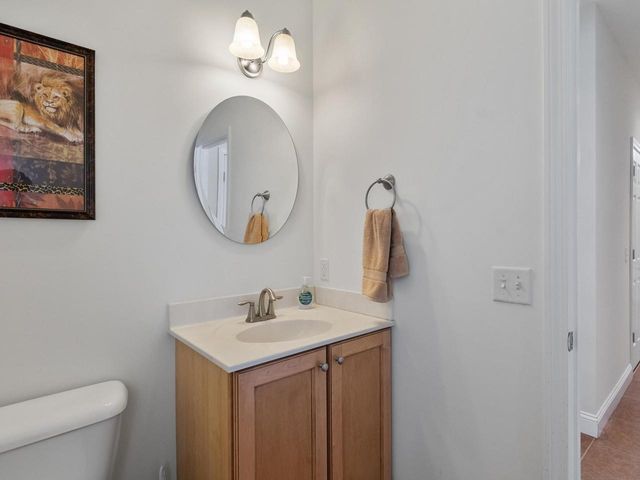 35 Sommerfield Avenue, South Burlington, VT 05403