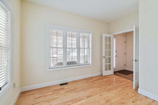 35 Sommerfield Avenue, South Burlington, VT 05403