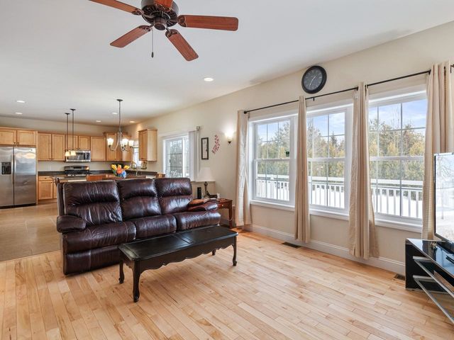 35 Sommerfield Avenue, South Burlington, VT 05403