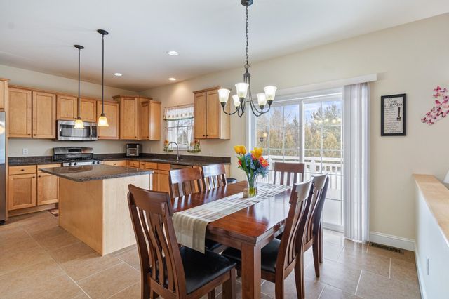 35 Sommerfield Avenue, South Burlington, VT 05403