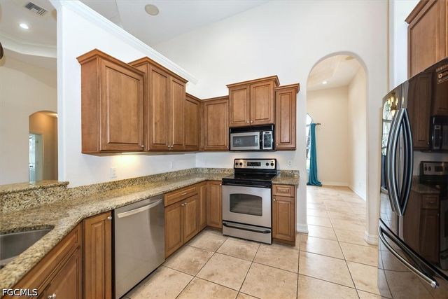 2024 SE 28th TER, Cape Coral, FL 33904