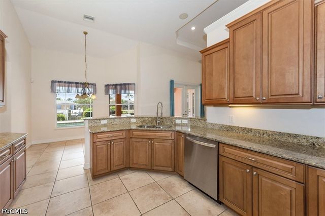2024 SE 28th TER, Cape Coral, FL 33904