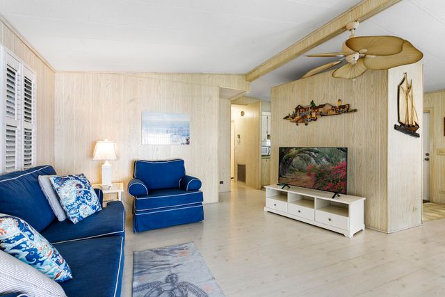 18007 Huapi Bay, Boynton Beach, FL 33436