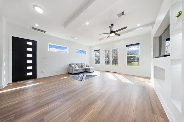 1130 Miller Road, Sealy, TX 77474