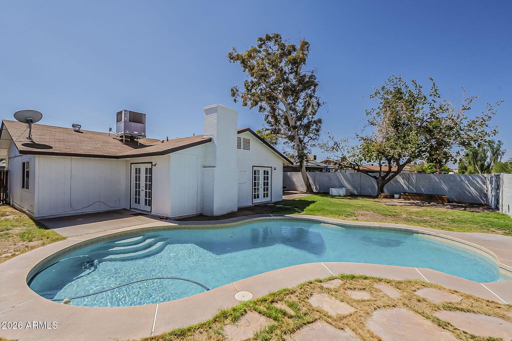 834 W JULIE Drive, Tempe, AZ 85283