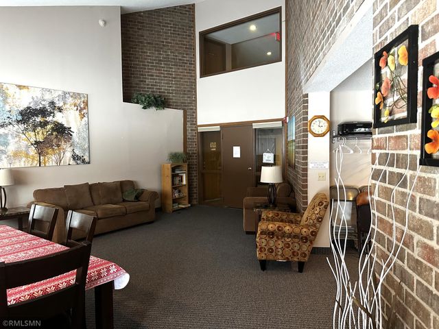 4300 Trenton Lane N 104, Plymouth, MN 55442