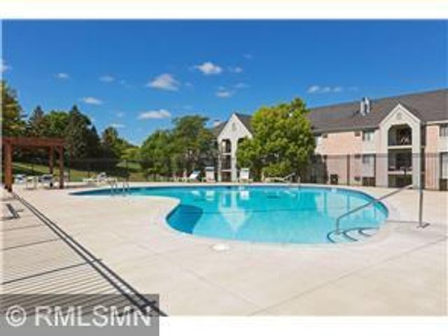 4300 Trenton Lane N 104, Plymouth, MN 55442