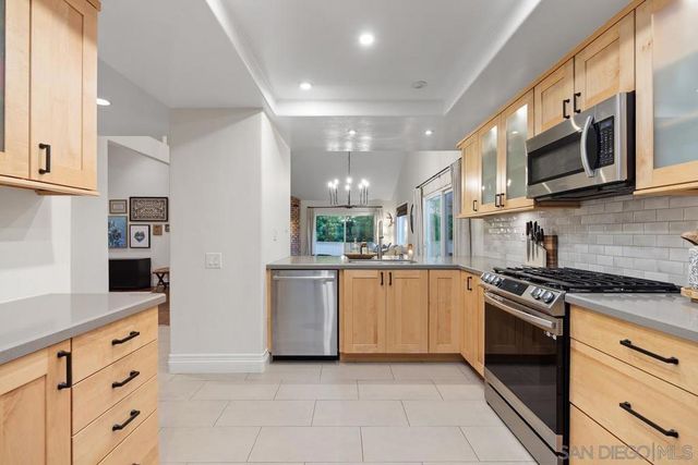 3343 Del Rio Ct, Carlsbad, CA 92009