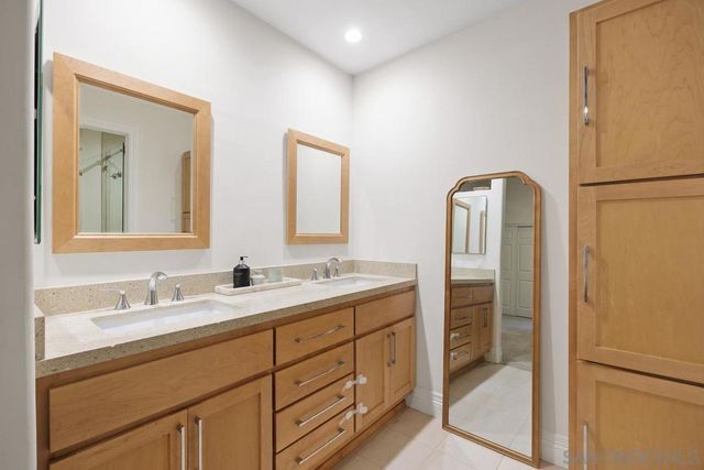 3343 Del Rio Ct, Carlsbad, CA 92009