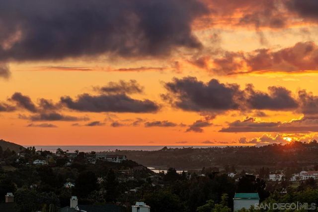 3343 Del Rio Ct, Carlsbad, CA 92009