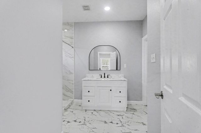 3301 County Road 3479b, Cleveland, TX 77327