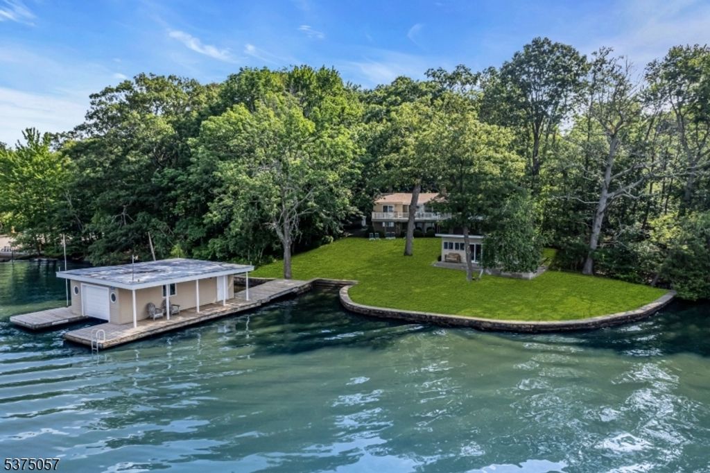 201 S New Jersey Ave, Jefferson Twp., NJ 07849