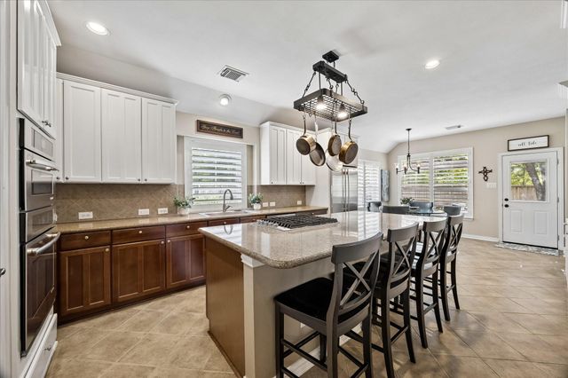 11 S Concord Valley Place, The Woodlands, TX 77382