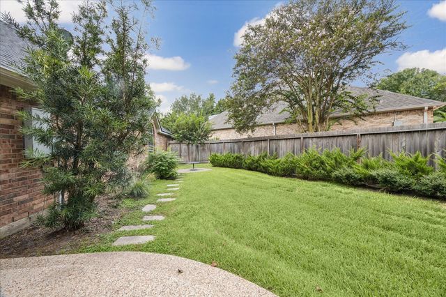 11 S Concord Valley Place, The Woodlands, TX 77382
