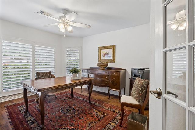 11 S Concord Valley Place, The Woodlands, TX 77382
