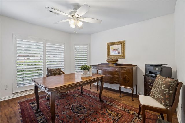 11 S Concord Valley Place, The Woodlands, TX 77382