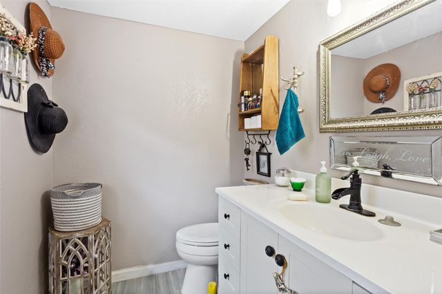 1215 Esther Street, Kemah, TX 77565