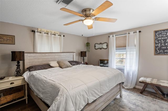 1215 Esther Street, Kemah, TX 77565