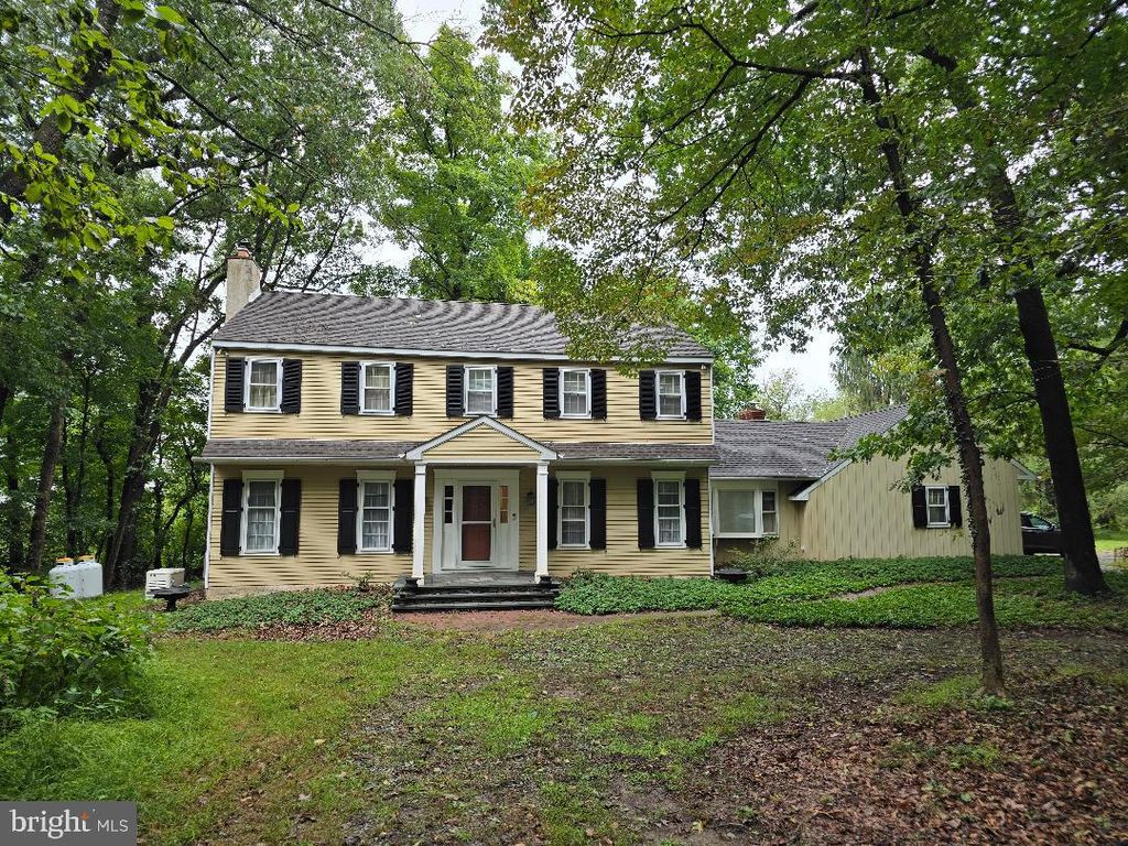 70 TURKEY LN, FURLONG, PA 18925 — exterior