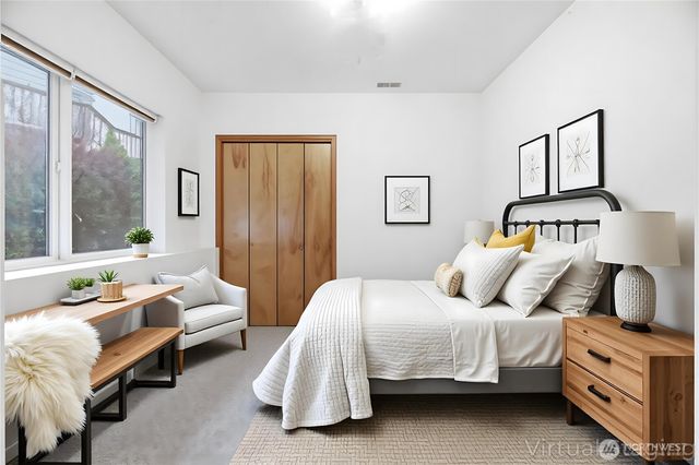 1924 5th Street SE, Puyallup, WA 98372