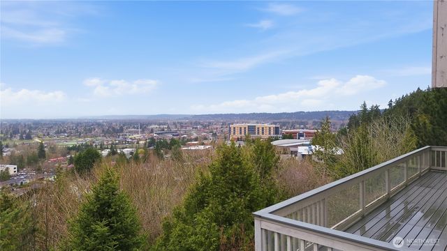 1924 5th Street SE, Puyallup, WA 98372