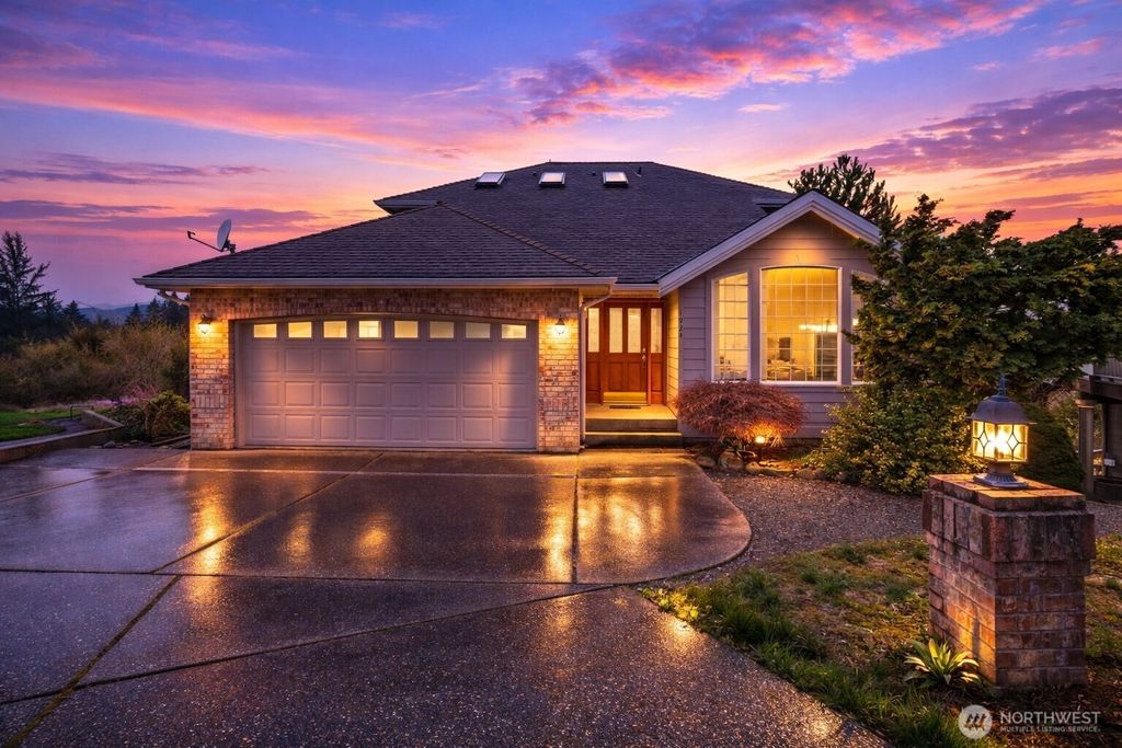 1924 5th Street SE, Puyallup, WA 98372