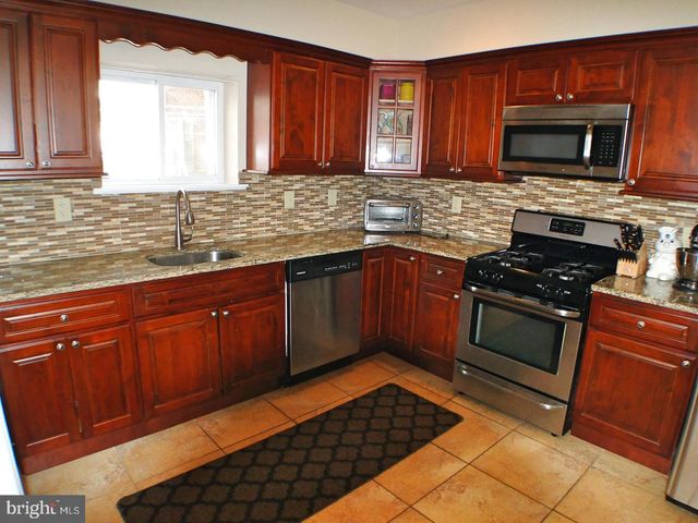 2533 S ROSEWOOD ST, Philadelphia, PA 19145