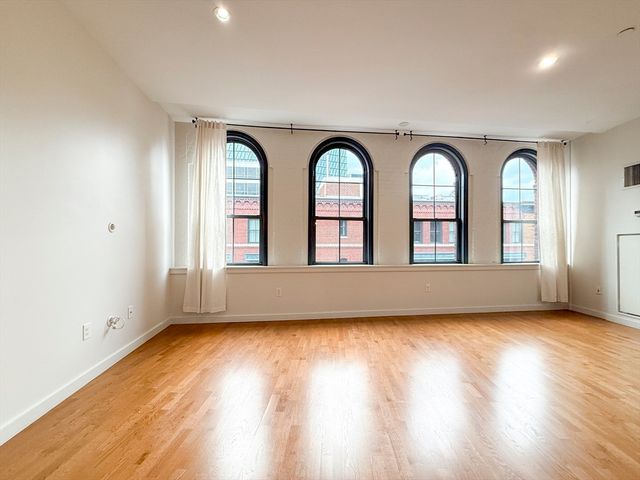 346 Congress St 518, Boston, MA 02210