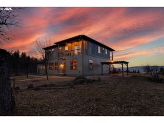 2257 DUNDAS Way, Mosier, OR 97040