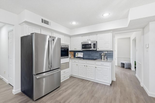 2214 Parkside Drive, Denton, TX 76201