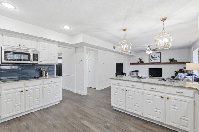 2214 Parkside Drive, Denton, TX 76201