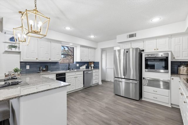 2214 Parkside Drive, Denton, TX 76201