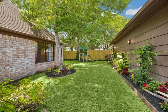 1702 Beech Bend Drive, Houston, TX 77077