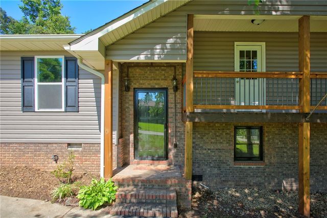 712 Beech Drive, Seneca, SC 29678