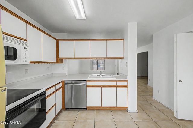 1440 W DIAMOND Avenue, Apache Junction, AZ 85120