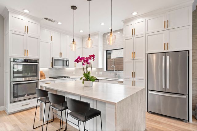 6802 Vada Drive, Dallas, TX 75214