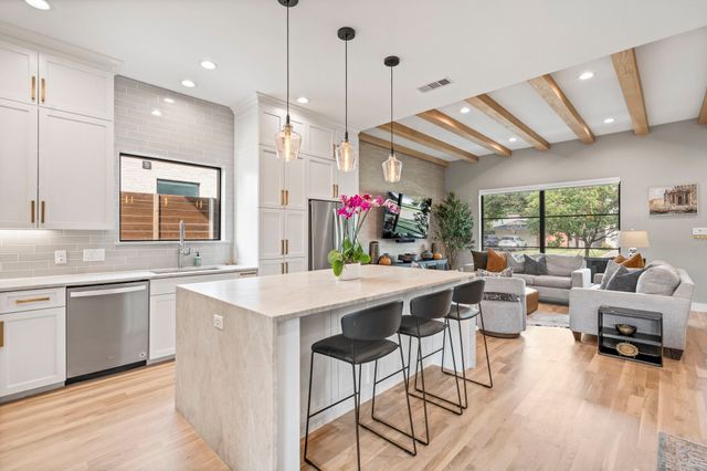 6802 Vada Drive, Dallas, TX 75214