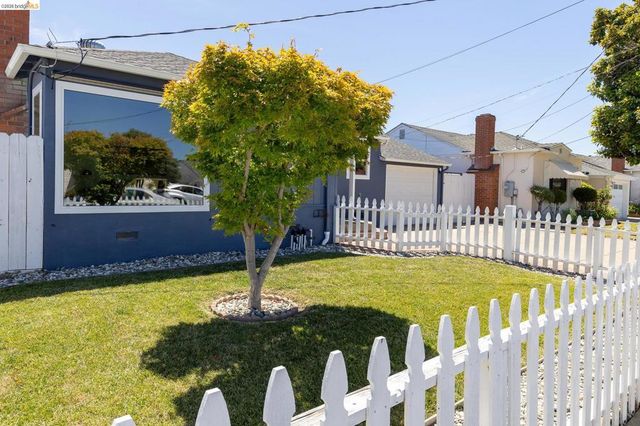 15066 Andover St, San Leandro, CA 94579