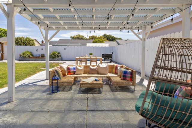 15066 Andover St, San Leandro, CA 94579