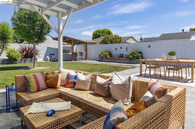 15066 Andover St, San Leandro, CA 94579