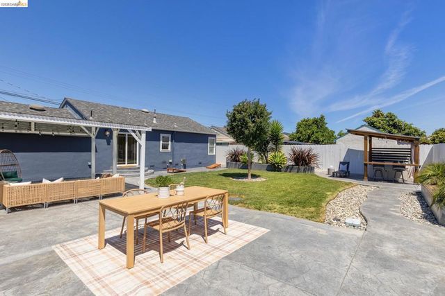 15066 Andover St, San Leandro, CA 94579