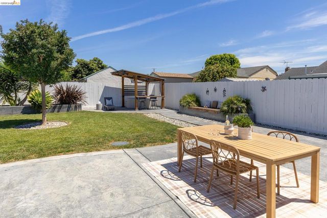 15066 Andover St, San Leandro, CA 94579