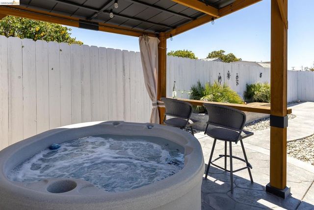 15066 Andover St, San Leandro, CA 94579