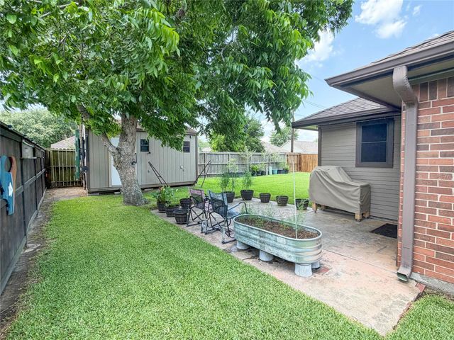 1159 Carey Drive, Angleton, TX 77515