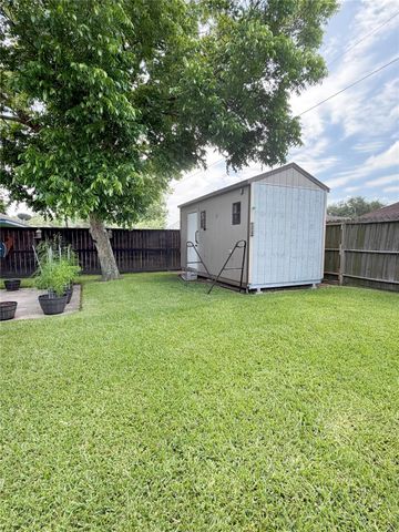1159 Carey Drive, Angleton, TX 77515