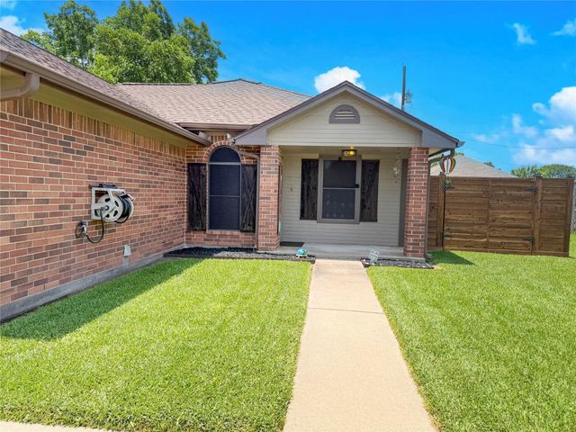 1159 Carey Drive, Angleton, TX 77515